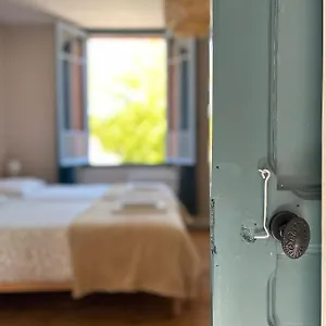 Le Du Port Canal Bed & Breakfast