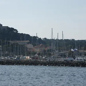 Des Glycines Hotel
