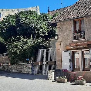 Les Vagabonds Du Mont Bed & Breakfast